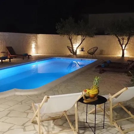 Holiday home Bevanda