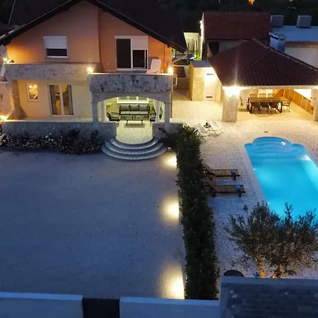 Holiday home Bevanda