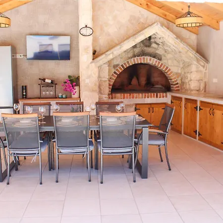 Bevanda Holiday home Velika Cista (Sibenik-Knin)