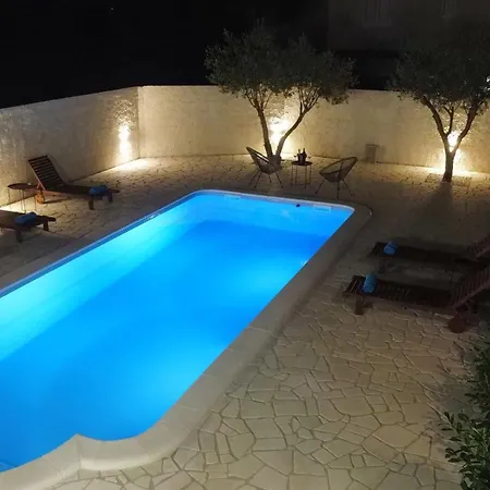 Holiday home Bevanda *