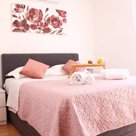 Bevanda Holiday home *