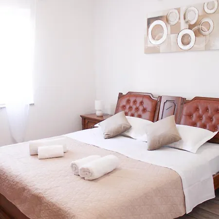 Holiday home Bevanda