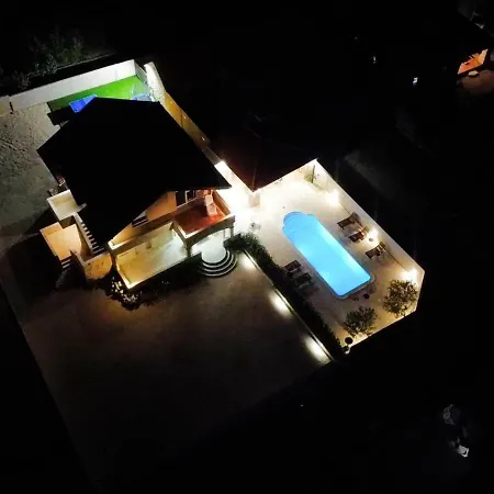 Bevanda Holiday home *