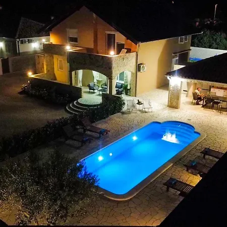 Bevanda Holiday home